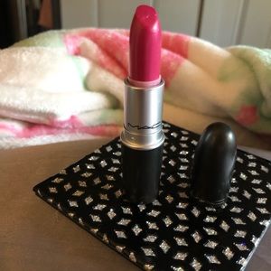 MAC Lipstick “Lickable”